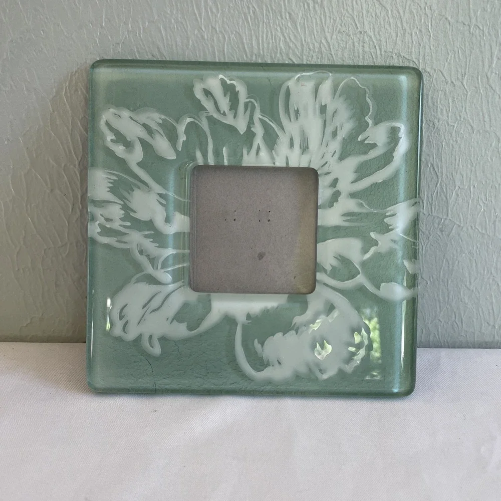 Vintage Sylvestri April Cornell Glass Photo Frame Green & White Flower Etched‎